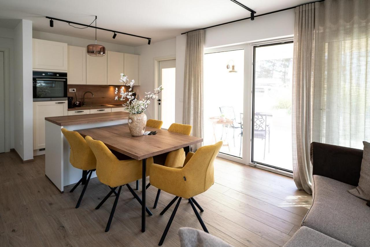 Apartments Kras 24 With Pool Sežana エクステリア 写真