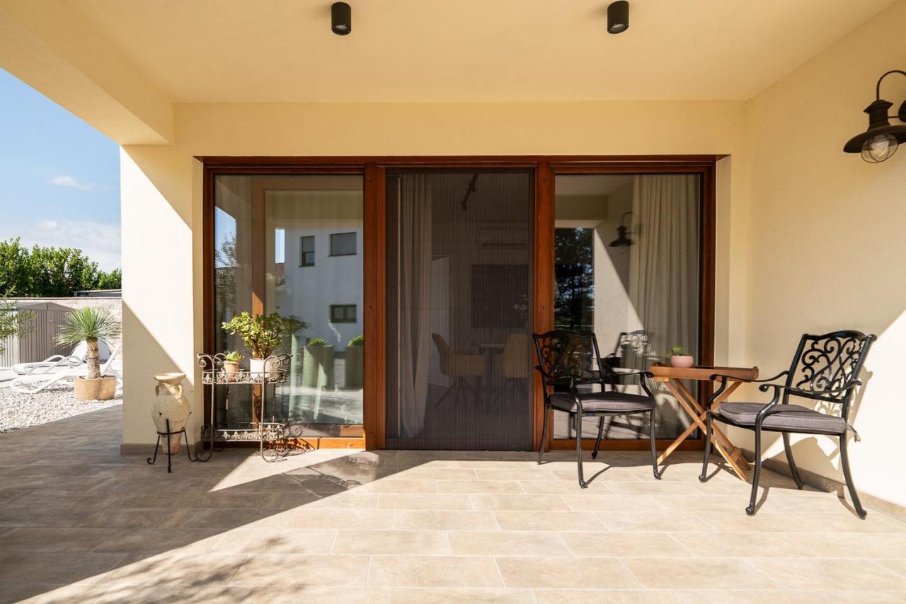 Apartments Kras 24 With Pool Sežana エクステリア 写真