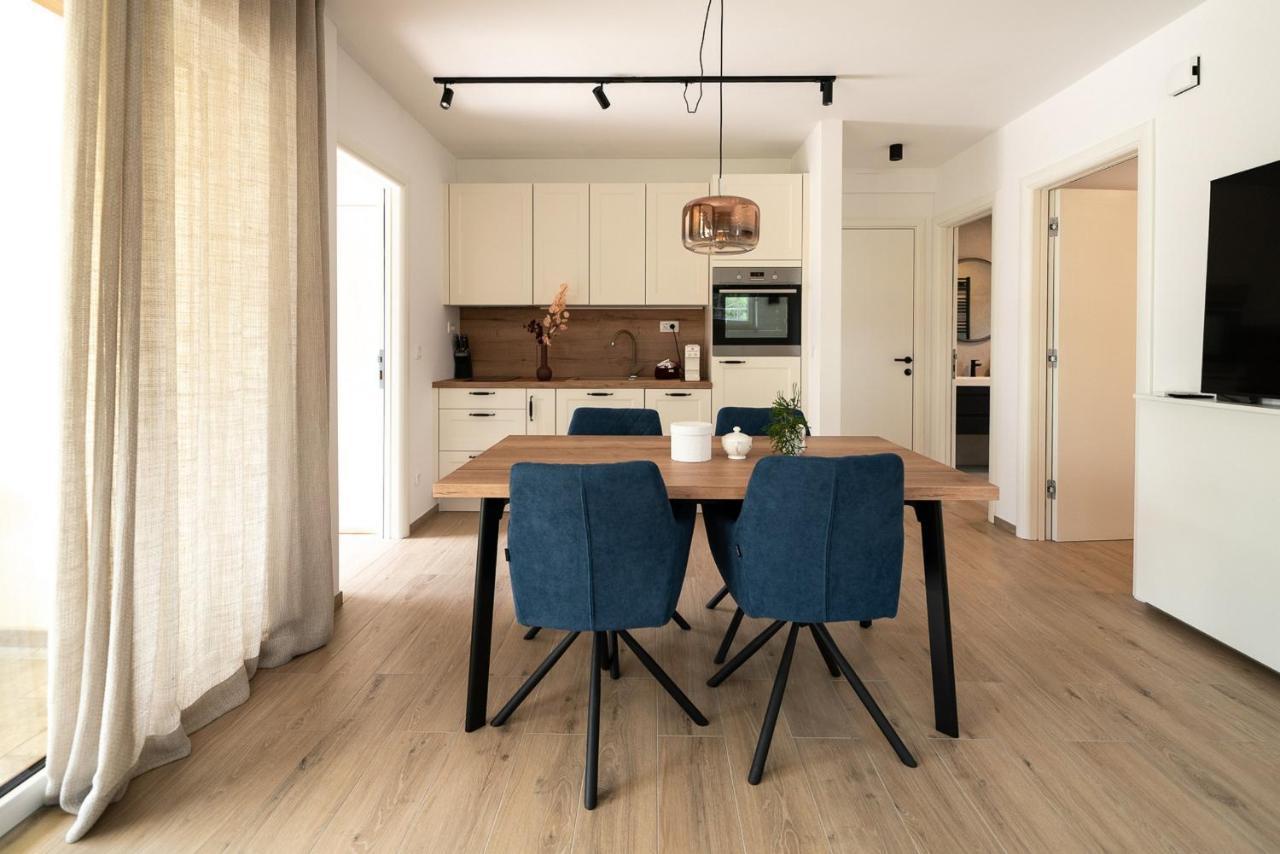 Apartments Kras 24 With Pool Sežana エクステリア 写真