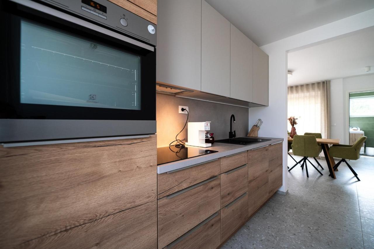 Apartments Kras 24 With Pool Sežana エクステリア 写真