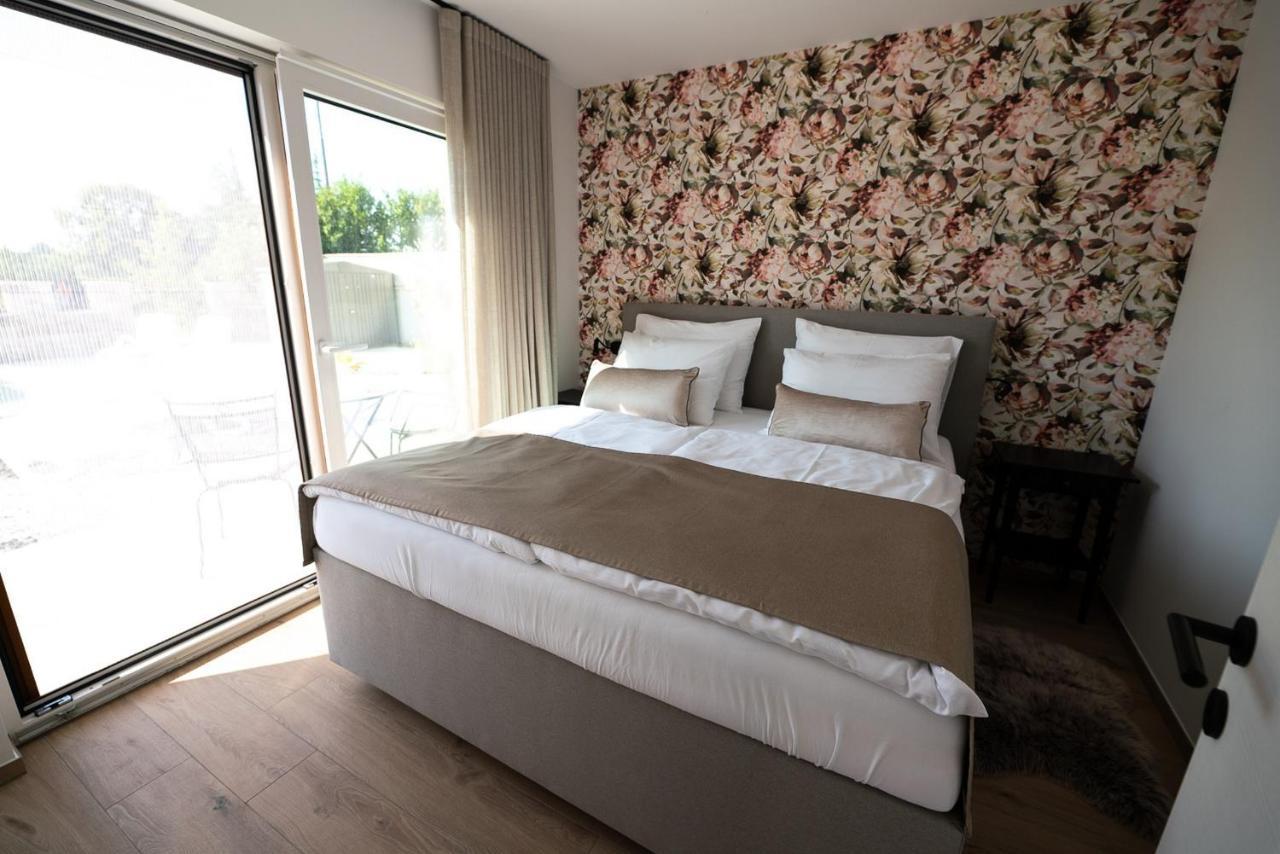 Apartments Kras 24 With Pool Sežana エクステリア 写真