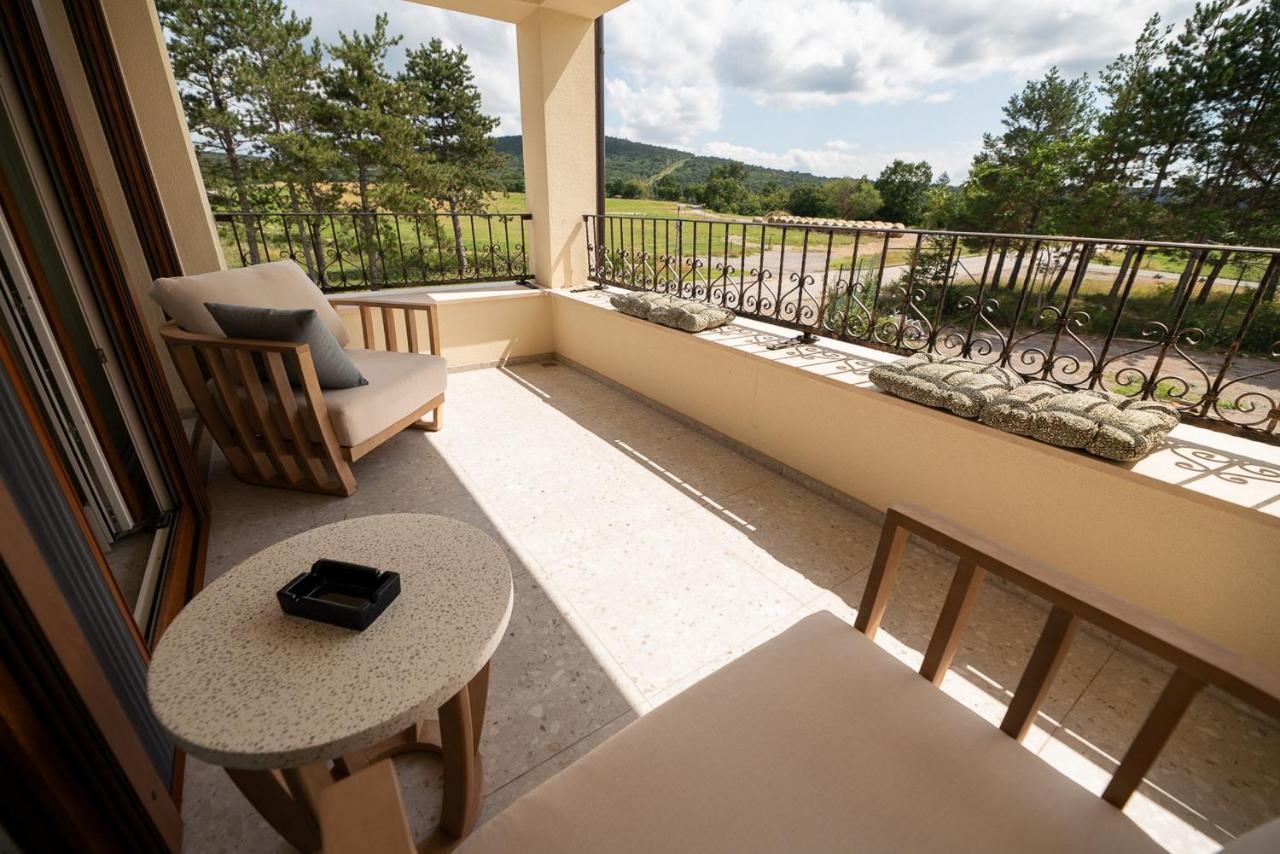 Apartments Kras 24 With Pool Sežana エクステリア 写真